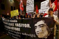 تظاهرة في تركيا في ذكرى اغتيال الصحافي هرانت دينك