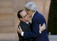 كيري يشيد بشارلي ايبدو