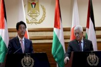 اليابان تعد بتقديم مئة مليون دولار للفلسطينيين