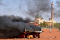 احراق 45 كنيسة خلال تظاهرات ضد رسوم النبي في النيجر 