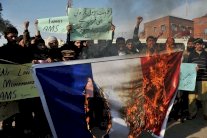 الدفاع عن شارلي ايبدو يقلق المسلمين المعتدلين في آسيا