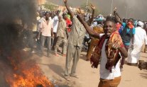 إحراق 8 كنائس في النيجر احتجاجًا على رسوم شارلي إيبدو