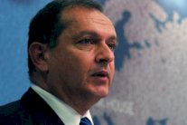 بريطانيا تعيّن كوليس سفيرًا لدى السعودية 