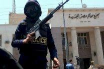 الحبس لطبيب اجرى عملية ختان ادت لوفاة فتاة مصرية