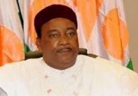 رئيس النيجر في الجزائر لمباحثات حول ليبيا ومالي