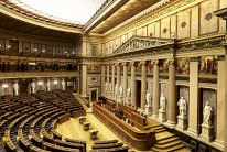 البرلمان النمساوي يناقش 