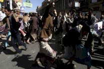 مدن اليمن تنتفض ضد الحوثيين وهادي يدعو لضبط النفس