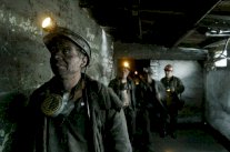 500 عامل منجم عالقون تحت الارض بسبب المعارك باوكرانيا