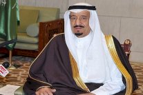 الملك سلمان يعيد تشكيل مجلس الوزراء السعودي 