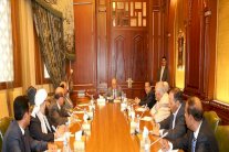 هادي يتعهد بقيادة اليمن إلى بر الأمان