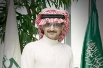 طائرة الوليد بن طلال تعود إضطرارياً إلى مطار الرياض