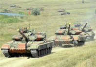 أوكرانيا تسحب دباباتها من خط الجبهة شرقي البلاد