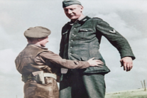 فرنسا تكرم أقصر جندي بريطاني!