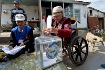 الحزب المقرب من رئيس قرغيزستان يتقدم في الانتخابات