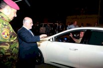 العراقيون يدخلون