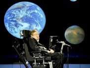 هوكينغ: بدو رحل في الفضاء قد يهاجمون الأرض 