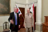 وفد عسكري بريطاني رفيع المستوى يزور مصر