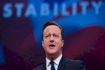 كاميرون يدافع عن سياسته بشأن اللاجئين السوريين