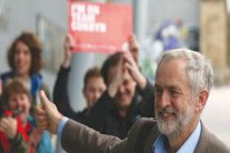 كوربن يرفض الركوع أمام الملكة اليزابيث!