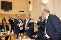 كلمات نابية تطغى على خطاب السياسيين اللبنانيين