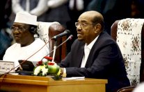 البشير يطلق حوارا وطنيا رغم مقاطعة المعارضة