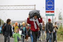 اللاجئون السوريون يستنجدون من حدود النمسا