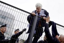 توقيف خمسة موظفين في اير فرانس