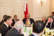 البحرين: إيران بدأت حملة 