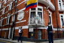 بريطانيا توقف المراقبة لسفارة الاكوادور