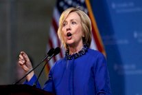 كلينتون تتعهد مواصلة جهود اوباما 