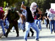 غزيون يقتحمون خط انتفاضة القدس والضفة