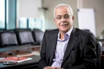 باريس: تفتيش وزير جزائري في المطار