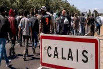 حملة فرنسية لإنقاذ لاجئيّ 