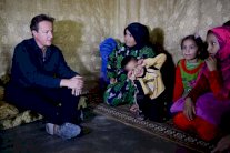 84 أسقفًا يدعون كاميرون إلى استقبال سوريين إضافيين