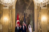 الكرملين: لا علم لنا بـ(انتقالية) تفضي لرحيل الأسد