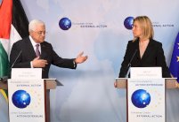 موغيريني تناقش مع عباس اجراءات لاعادة الهدوء