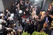 إردوغان يشنّ أكبر حملة على الإعلام 