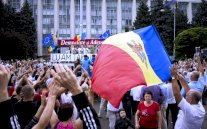 برلمان مولدافيا يقيل الحكومة المؤيدة لاوروبا