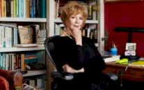 الكاتبة ايدنا اوبراين تبحث في سر الجاذبية عند الأشرار