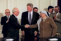  الخلافات تزداد عُمقًا بين ساسة إسرائيل 