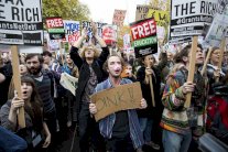 إعتقالات في لندن بين صفوف الاف الطلاب المحتجين