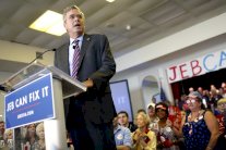 المرشح الأميركي جيب بوش يوجه انتقادات لاذعة لترامب 