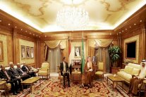 محمد بن سلمان يجدد الوقوف إلى جانب الشرعية في اليمن