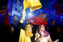 بورصة تركيا وعملتها تنتعشان بعد نتائج الانتخابات