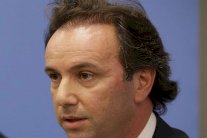 هاموند وخوجة تحادثا حول الانتقال السلمي