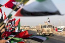 الإماراتيون يستقبلون جنودهم العائدين من اليمن