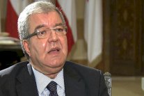 الليرة اللبنانية بألف خير ولا تهديد جدي يواجهها