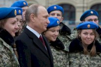 بوتين يشارك مواطنيه الاحتفال بـ(يوم الشعب)