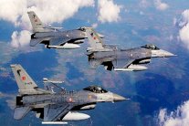 مقاتلات اليونان تواصل