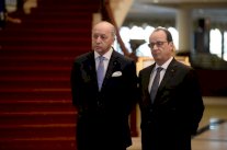 هولاند: اتفاق المناخ يجب أن يكون ملزما